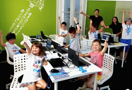 Înapoi în viitor! Cum va arăta CV-ul copiilor noștri?